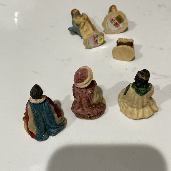 United design Corp. miniature nativity scene 9 pieces - Picture 10 of 14